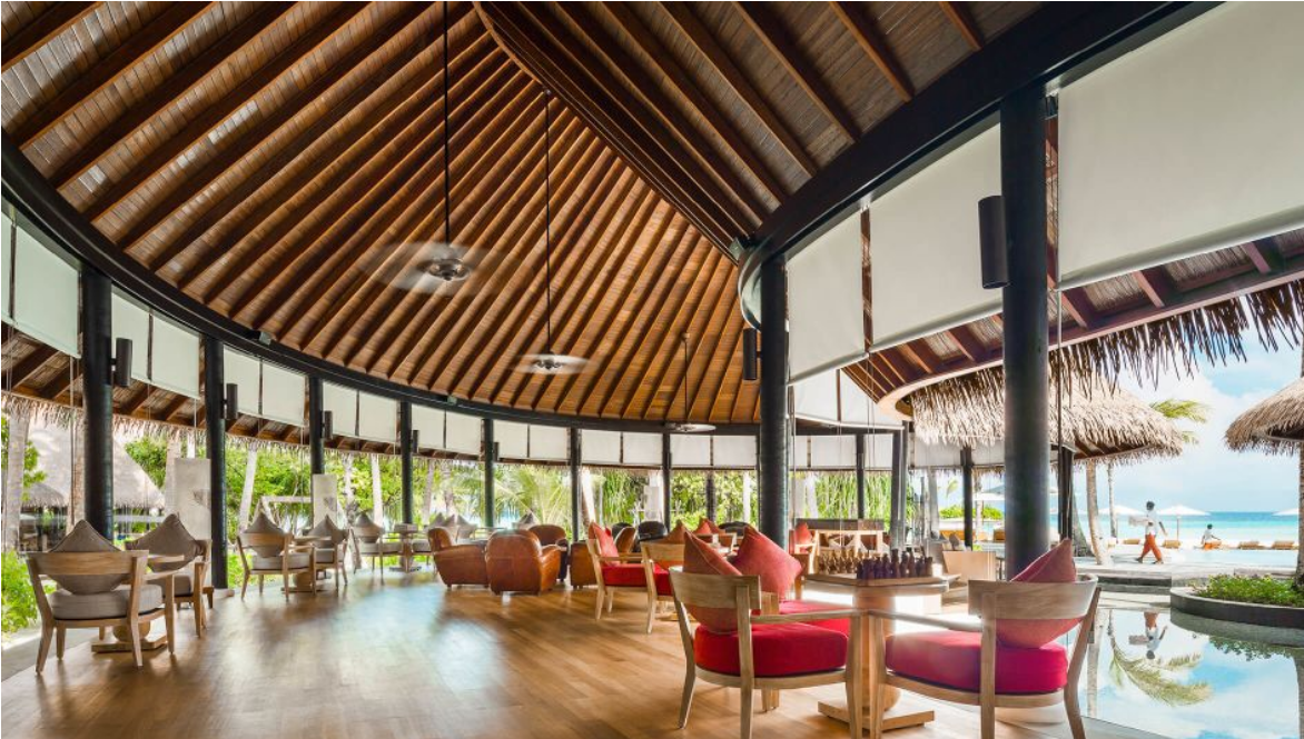 Thila · Pool and lounge bar · wood-fired pizza